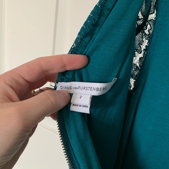 ⭐️ Diane Von Furstenberg Dress ⭐️ - Picture 6 of 8